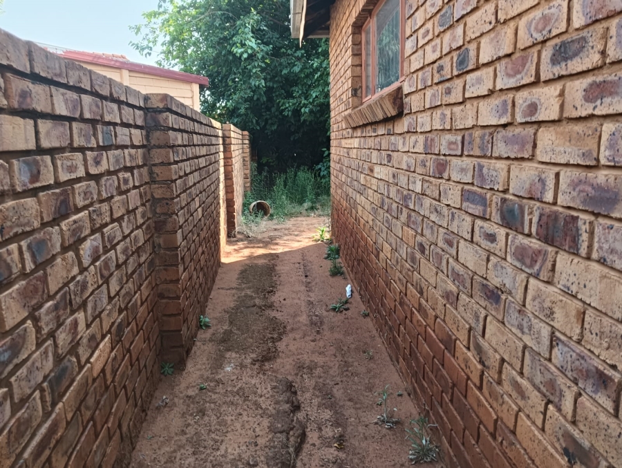 3 Bedroom Property for Sale in Geelhoutpark North West